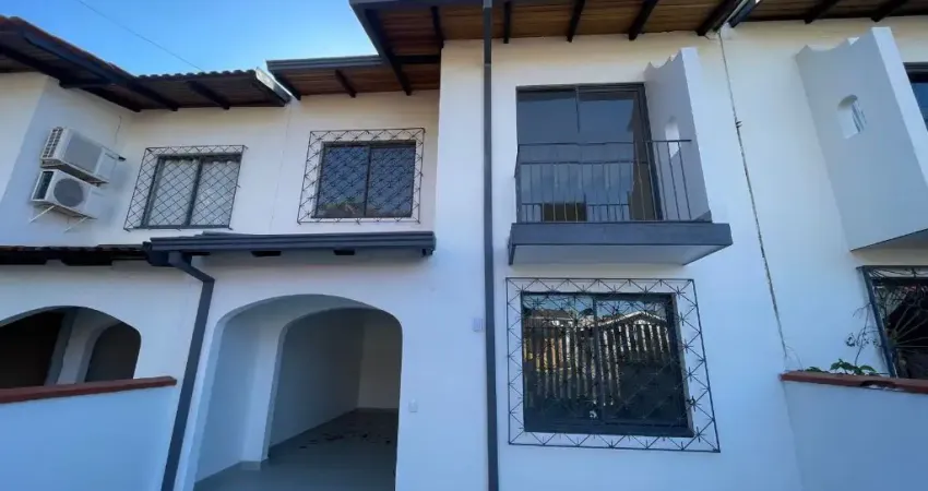 Casa em condomínio fechado com 4 quartos à venda na Rua Professor José Nogueira dos Santos, 1503, Boqueirão, Curitiba