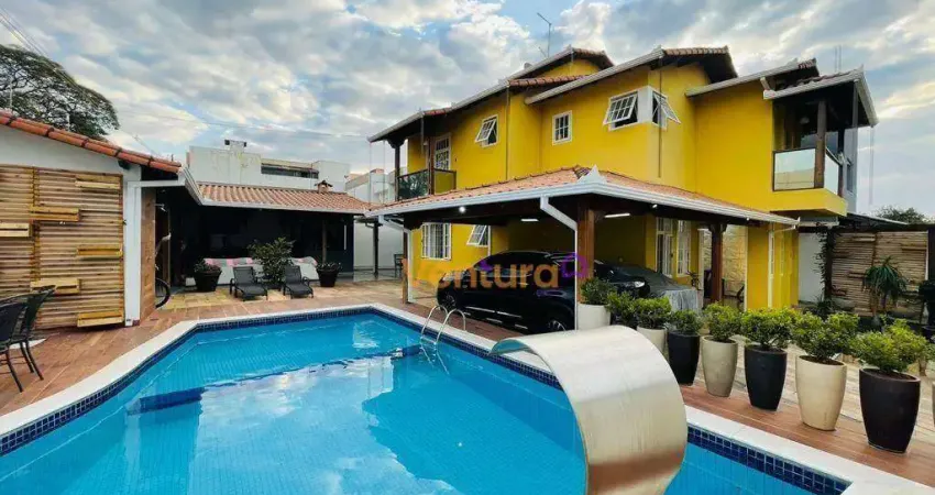 CASA COM PISCINA, COM CARA DE CASA