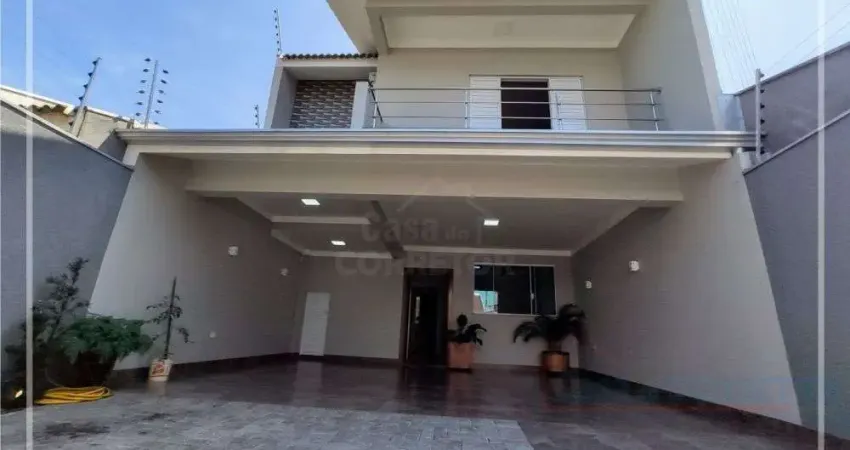 Sobrado em Maringá no Parque Residencial Tuiuti em Maringá