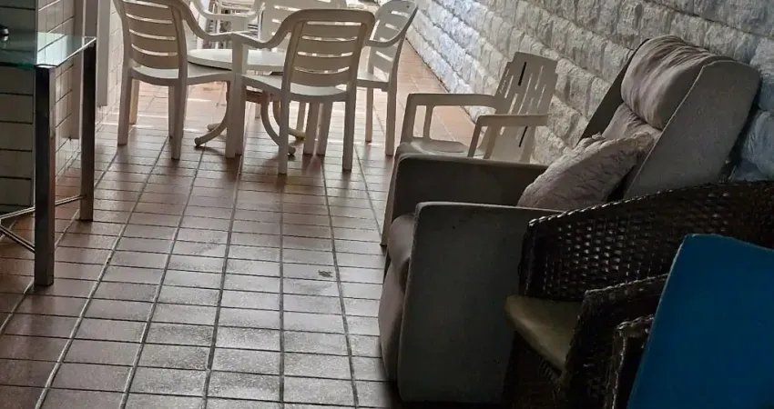 Casa Plana , Vicente Pinzon, na Rua Oliveira Viana, 3 quartos ,2 suites