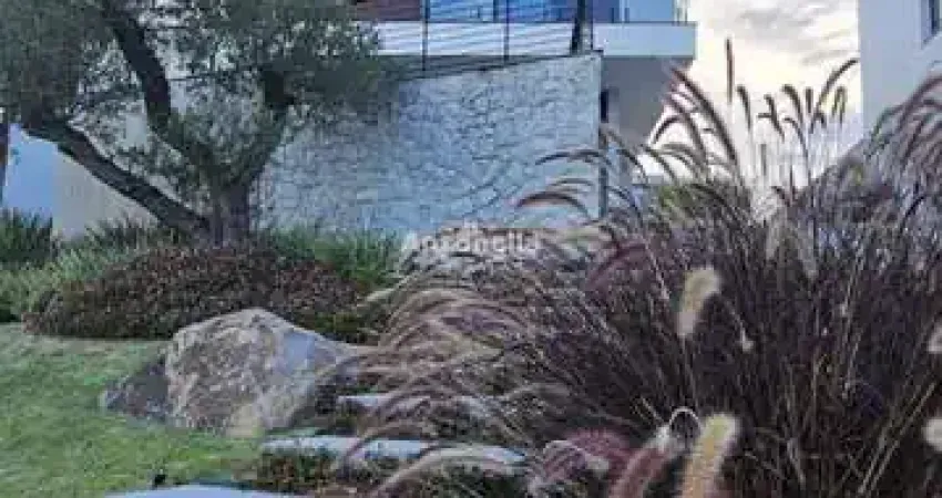 Casa com 4 quartos à venda na Nossa Senhora da Saúde, Caxias do Sul 