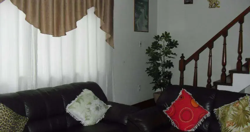 Casa com 3 quartos à venda na Rua Senador Eduardo Araújo dos Santos Filho, Vila Cascatinha, São Vicente