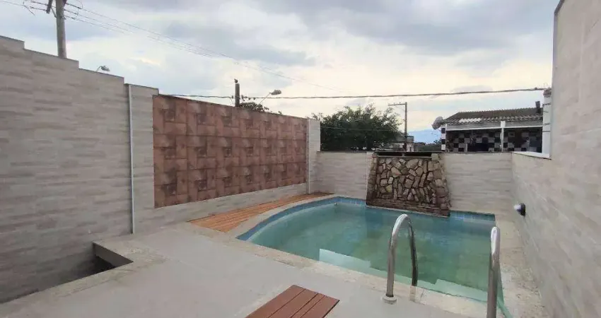 Casa com 2 dormitórios à venda, 120 m² por R$ 300.000,00 - Vila Jockei Clube - São Vicente/SP