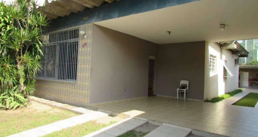 Casa com 3 dormitórios à venda, 169 m² por R$ 900.000,00 - Vila Valença - São Vicente/SP
