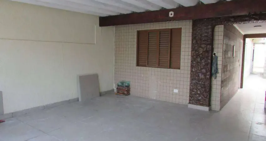 Casa com 2 dormitórios à venda, 136 m² por R$ 395.000,00 - Vila Cascatinha - São Vicente/SP