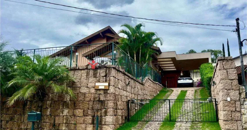 Casa à venda em Vinhedo, Marambaia, com 3 suítes, com 326 m², MARAMBAIA