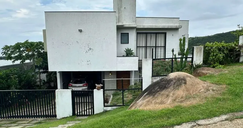 Casa à venda no bairro Areias de Macacu - Garopaba/SC