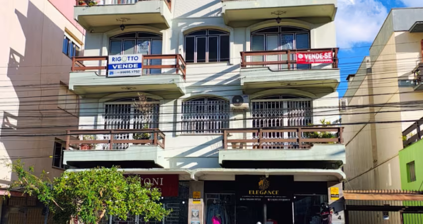 Apartamento amplo no bairro Lourdes próximo a igreja.