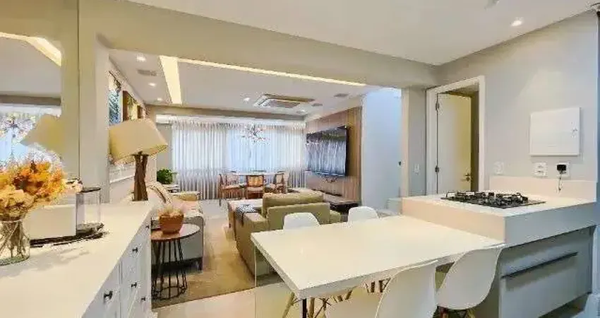 Alphaville 96m², mobiliado, 1 suíte, duplex, climatizado, fino acabamento, finamente decorado, varanda integrada, nascente. agende sua visita!