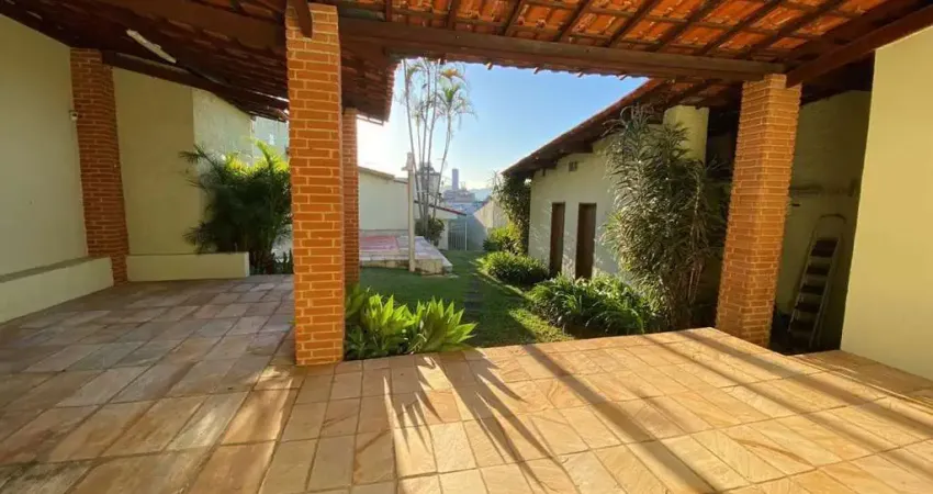 Casa 4 dormitórios ou + para Venda em Mogi das Cruzes, Vila Oliveira, 4 dormitórios, 2 suítes, 3 banheiros, 5 vagas