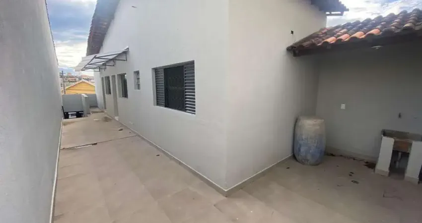 Casa para Locação em Mogi das Cruzes, Vila Natal, 2 dormitórios, 1 banheiro, 2 vagas