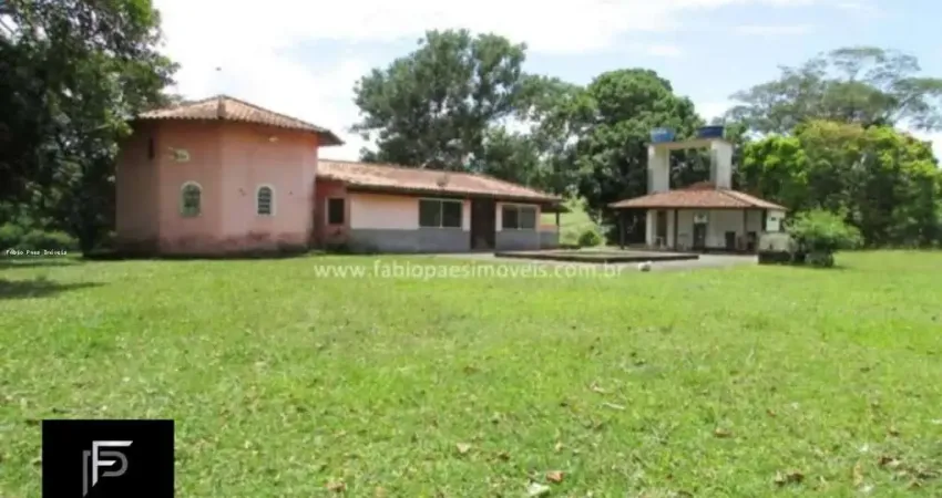 Fazenda para Venda em Cachoeiras de Macacu, Papucaia, 3 dormitórios, 1 suíte, 2 banheiros, 3 vagas