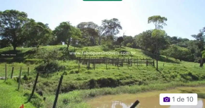 Fazenda para Venda em Cachoeiras de Macacu, Papucaia, 2 dormitórios, 1 suíte, 2 banheiros, 3 vagas