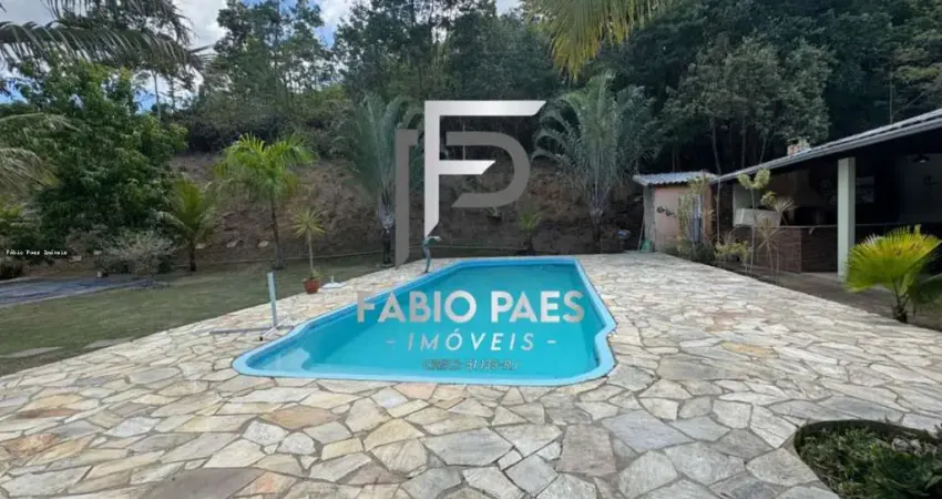 Sítio para Venda em Cachoeiras de Macacu, Agrobrasil, 2 dormitórios, 1 suíte, 2 banheiros, 3 vagas