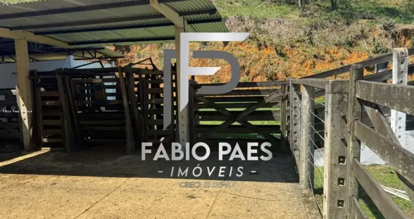 Fazenda para Venda em Cachoeiras de Macacu, Papucaia, 2 dormitórios, 1 banheiro, 3 vagas