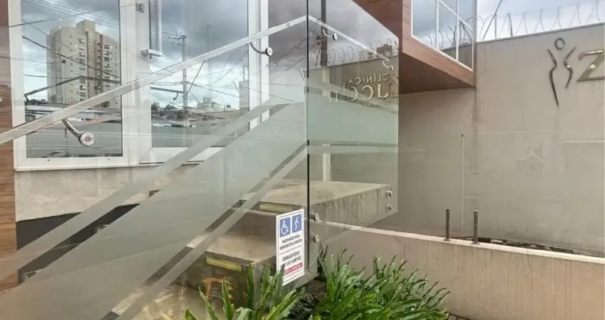 Excelente casa para Clínica