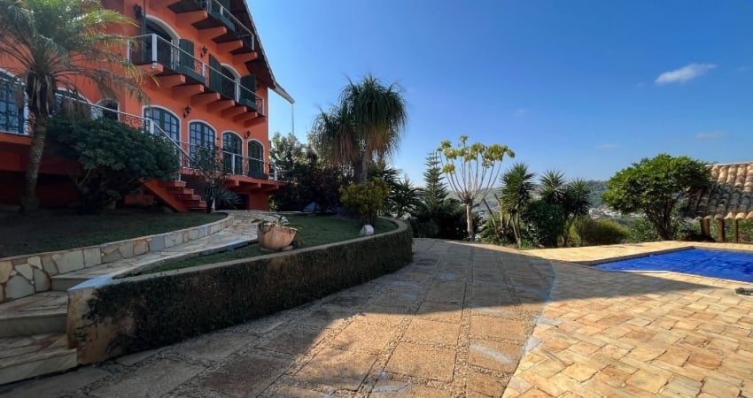 Linda casa no Bairu de 5 quartos com área verde e vista maravilhosa por apenas 750mil