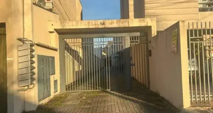 Sobrado para Venda em Curitiba, Bacacheri, 3 dormitórios, 1 suíte, 2 banheiros, 1 vaga