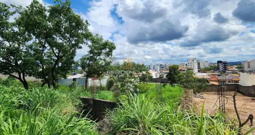 Terreno à venda na Rua Belvedere, s n, Manoel Valinhas, Divinópolis