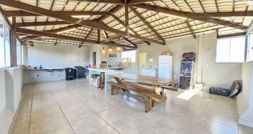 APARTAMENTO COM TERRAÇO EXCLUSIVO A VENDA NO MANOEL VALINHAS