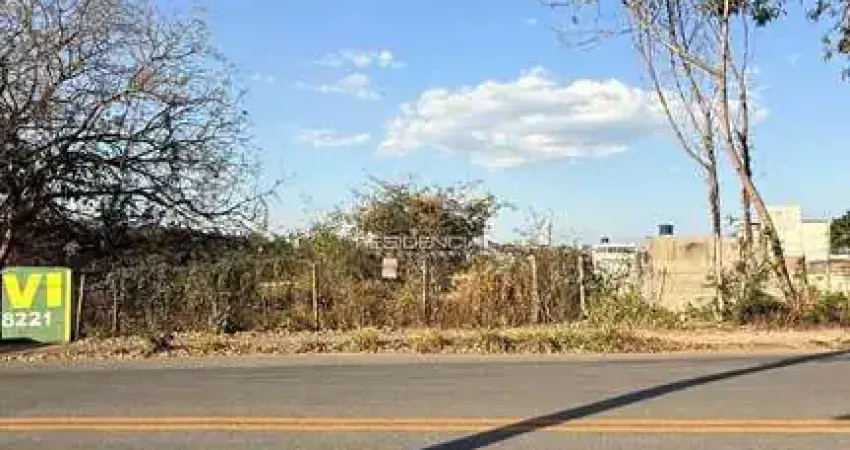 Terreno à venda na Rua Lagoa da Prata, Sn, Belvedere, Divinópolis