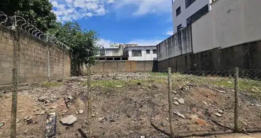 Terreno à venda na Rua Castro Alves, São José, Divinópolis