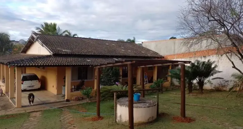 Chácara para Locação em Itapetininga, Vale San Fernando, 3 dormitórios, 1 suíte, 3 banheiros, 2 vagas