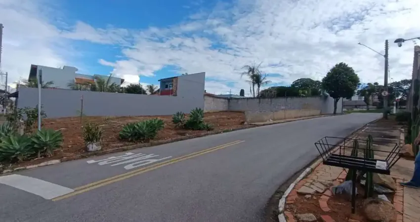 Terreno à venda na Rua Corina Caçapava Barth, 3, Jardim Alvorada, Itapetininga