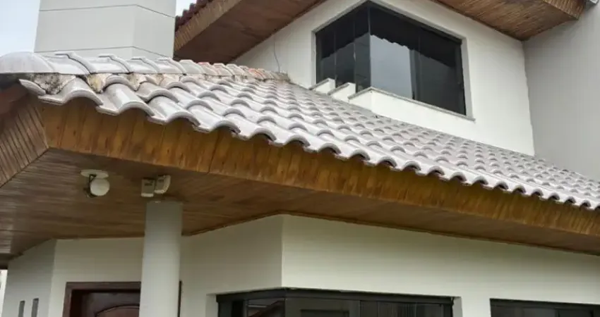 Sobrado para locação próximo à paróquia sant’ana! imóvel de esquina com ótima localização, a poucos minutos do centro!