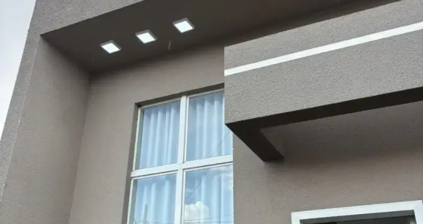 Apresentamos esta excelente casa disponível para locação ou venda no bairru das cerejeiras!