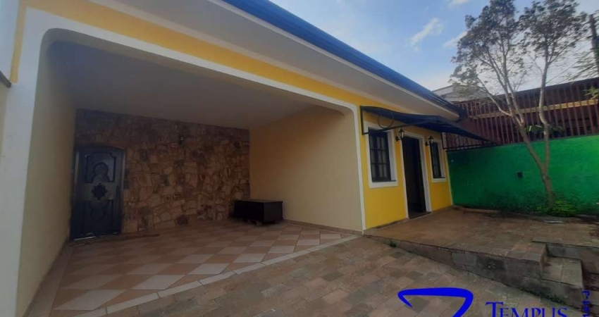 UMA CASA CONFORTÁVEL, TOTALMENTE REFORMADA,  TOTALMENTE TERREA, ÁREA RESIDENCIAL