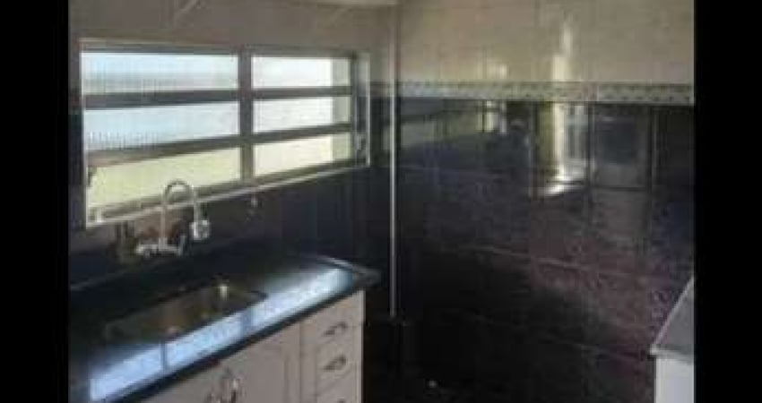 APTO NO COND. SIRIUS P/ VENDA COM 2 QUARTOS (1 C/ ARMÁRIOS), 4° ANDAR PRÉDIO ESCADAS, VAGA DE GARAGEM COBERTA.