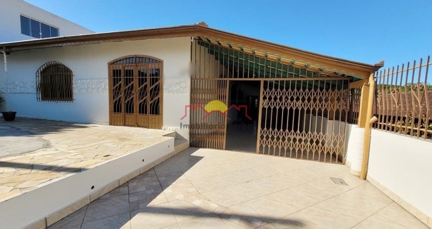 12626 - Casa averbada com  2 suítes no bairro  João Costa