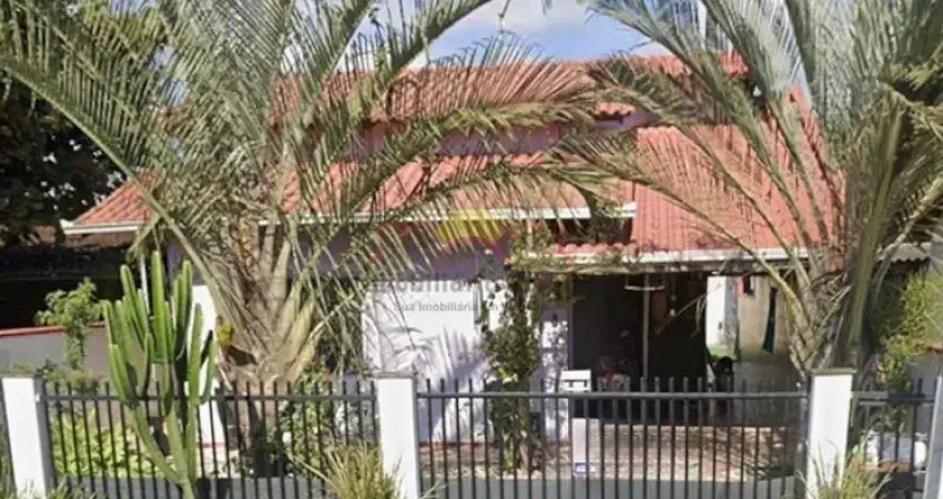 13109 -Casa Averbada Semi mobiliada com piscina no bairro Paranaguamirim