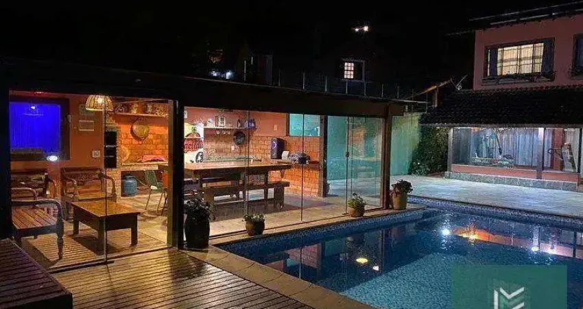 Casa com 4 dormitórios à venda, 150 m² por R$ 2.800.000,00 - Carlos Guinle - Teresópolis/RJ