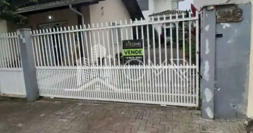 SOBRADO COM PISCINA - BALNEÁRIO PIÇARRAS
