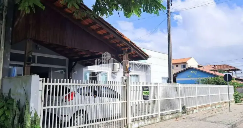 CASA COM 1 QUARTO E 1 SUÍTE - JARDIM LOS ANGELES