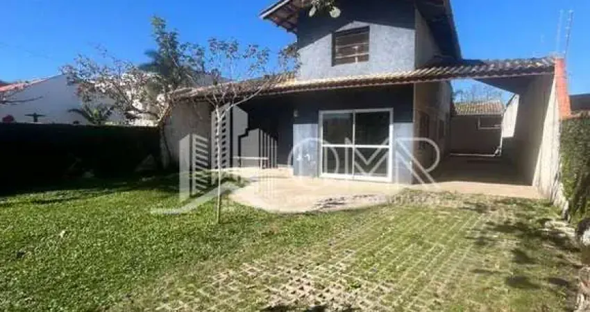 CASA COM TRÊS QUARTOS PARA LOCAÇÃO ITAJUBA AMPLO QUINTAL
