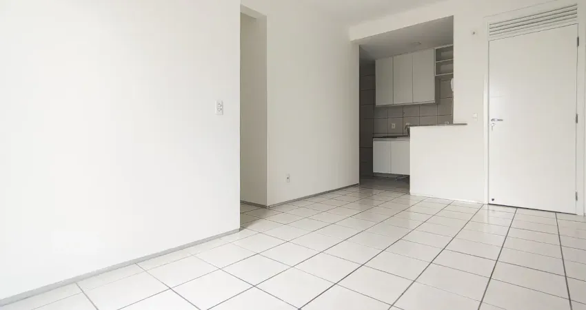 Apartamento com 2 quartos para alugar na Avenida Pompílio Gomes, 127, Passaré, Fortaleza