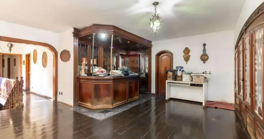 Sobrado para venda com 4 quartos, sendo 4 suítes, 450m²