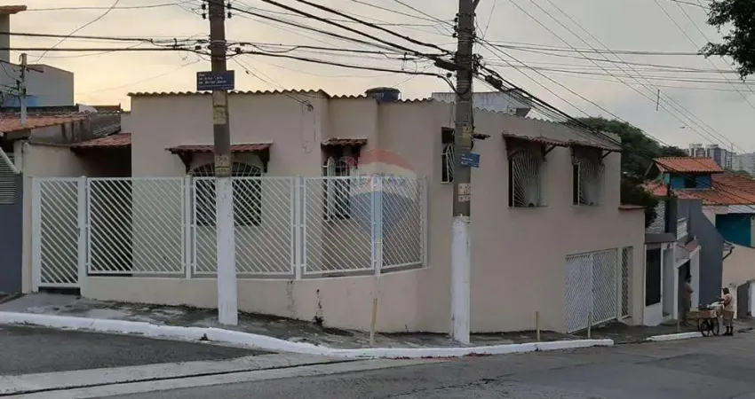 Casa com 2 Suítes e 1 Vaga de Garagem para Locação na Água Fria – São Paulo