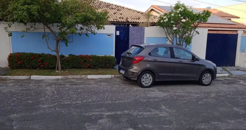 Casa ampla, com 3/4 sendo 1 suíte em Vilas do Atlântico