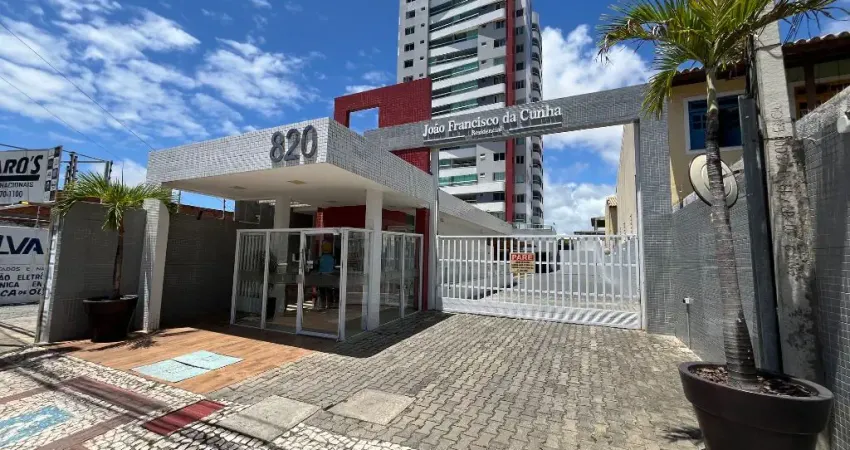 Apartamento com 140 m², móveis planejados, 4 quartos, sendo 1 suíte e 2 semi-suítes, na Farolândia.