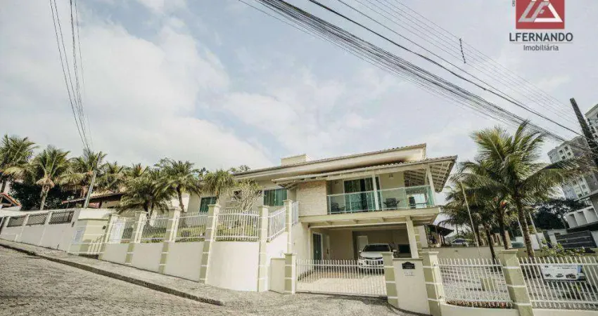 Casa com 4 dormitórios, sendo 1 suíte à venda, 250 m² por r$ 1.590.000 - água verde - blumenau/sc