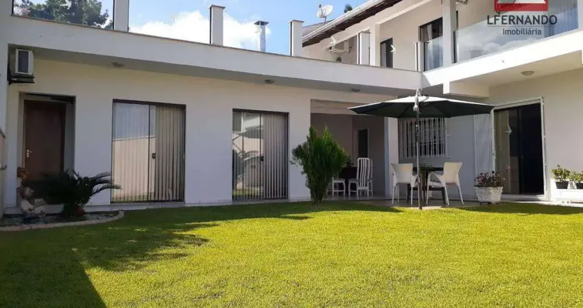 Casa com 3 dormitórios, sendo 1 suíte à venda, 219 m² por R$ 1.400.000 - Centro - Blumenau/SC