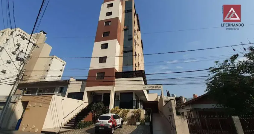 Amplo apartamento de  3 dormitórios no bairro Garcia.