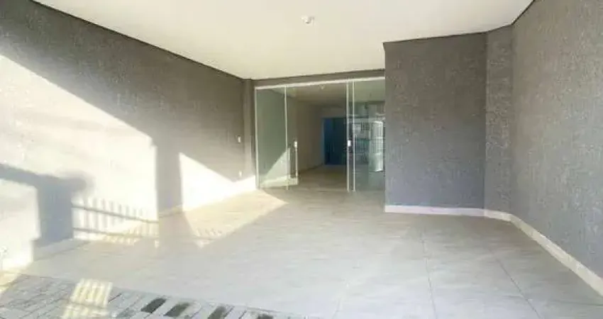 Sobrado com 3 dormitórios à venda, 130 m² por R$ 750.000 - Centro - Balneário Piçarras/SC