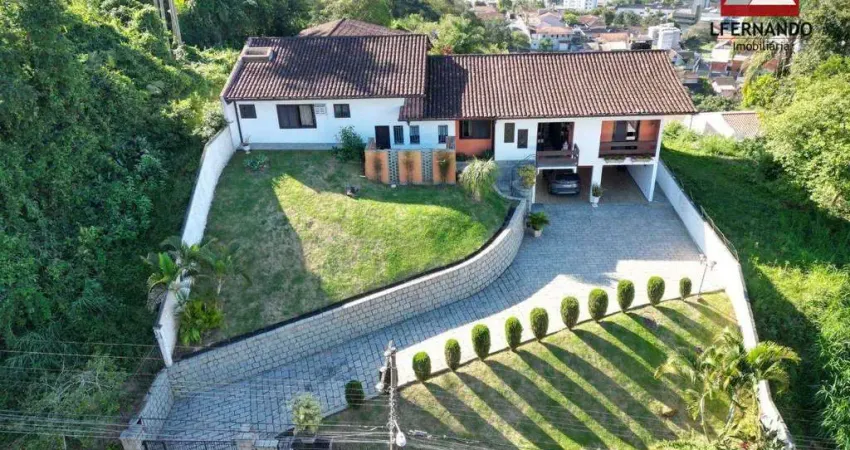 Casa mobiliada com 3 dormitórios, sendo 2 suítes à venda, 417 m² por r$ 1.980.000 - centro - blumenau/sc