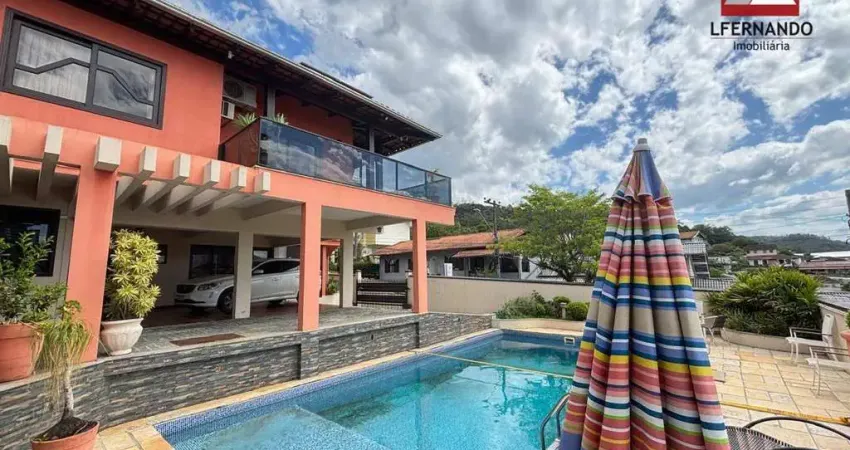 Casa de alto padrão com 4 dormitórios, sendo 2 suítes à venda, 279 m² por R$ 2.000.000 - Velha - Blumenau/SC