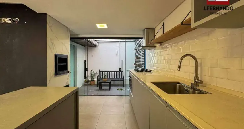 Sobrado com 3 dormitórios, sendo 1 suíte à venda, 125 m² por R$ 749.000 - Água Verde - Blumenau/SC